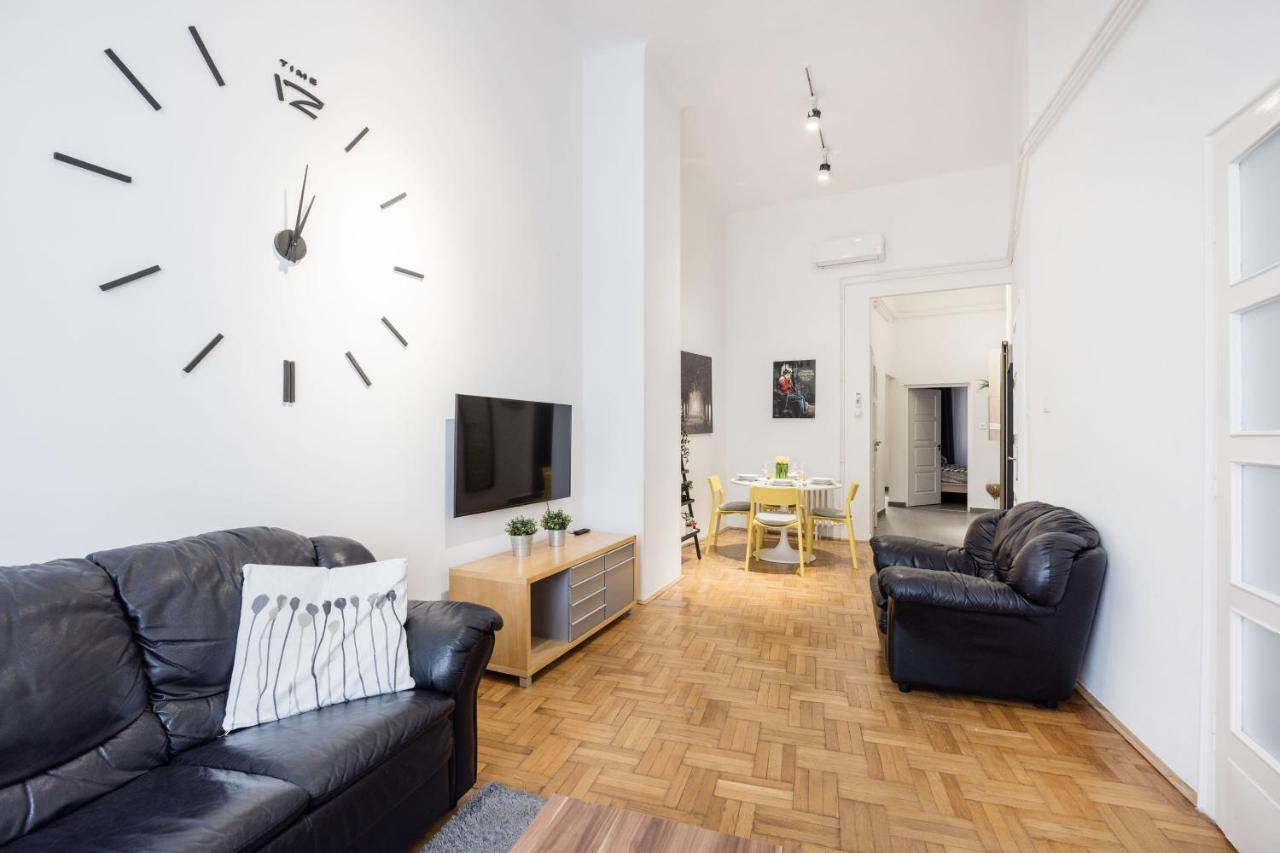 בודפשט Elegant Apartment In Super Central Location מראה חיצוני תמונה