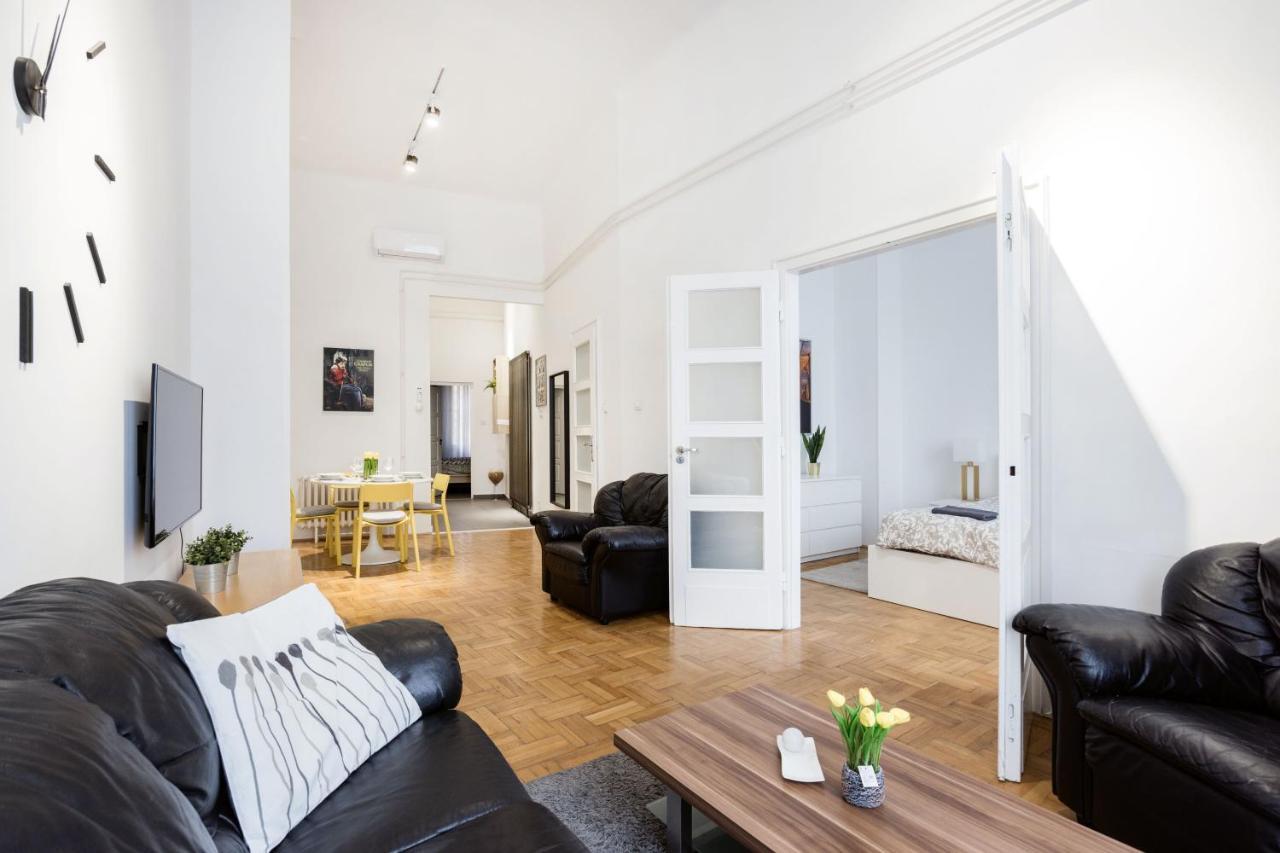 בודפשט Elegant Apartment In Super Central Location מראה חיצוני תמונה
