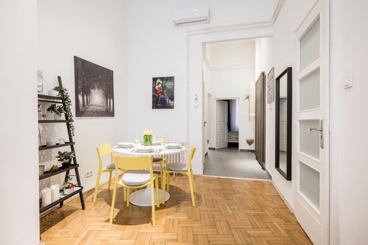 בודפשט Elegant Apartment In Super Central Location מראה חיצוני תמונה