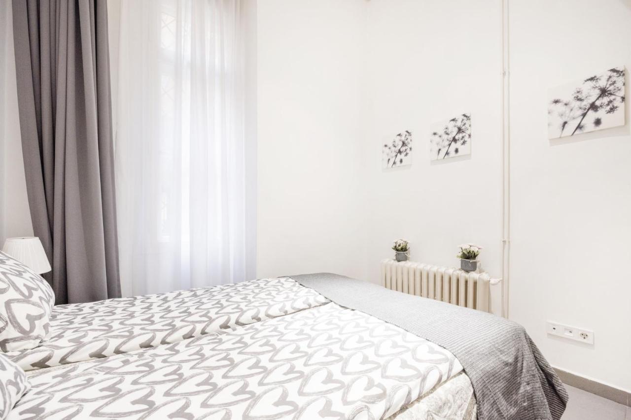 בודפשט Elegant Apartment In Super Central Location מראה חיצוני תמונה